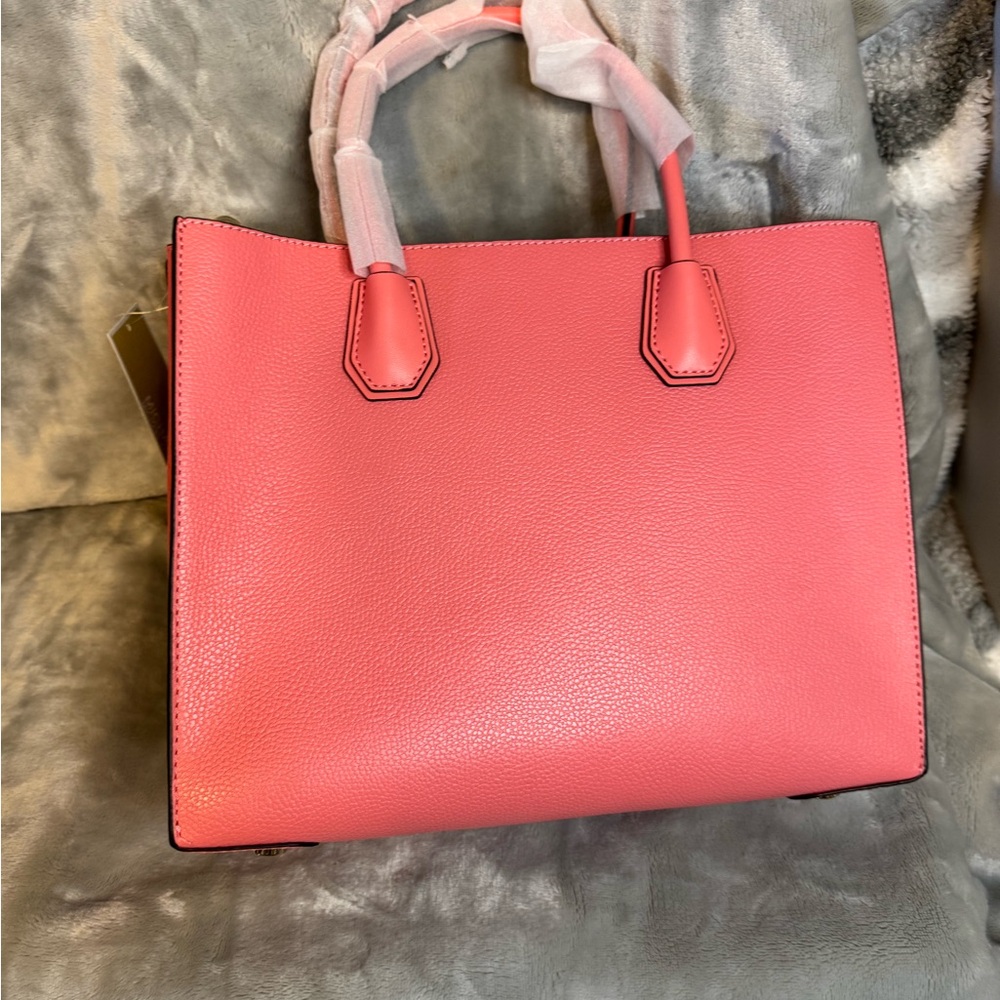 Michael Kors Coral Pink Tote Bag. NWT - Picture 3 of 13